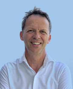 Foto van {{ member.name }}